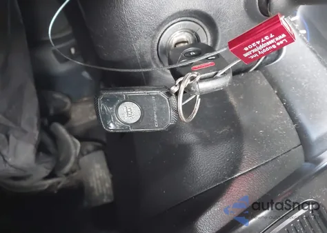 2013 Honda Civic Hf z USA, uszkodzony, nr VIN 2HGFB2F60DH529480